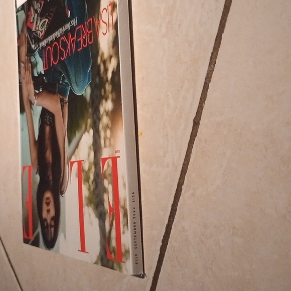 Magazine - Picture 3 of 3